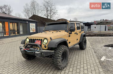 Позашляховик / Кросовер Jeep Wrangler 2013 в Яремчі