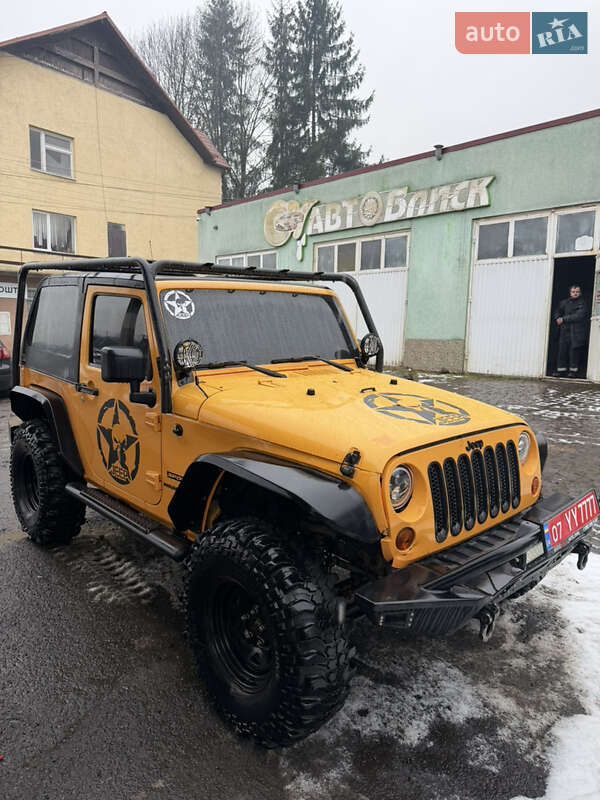 Позашляховик / Кросовер Jeep Wrangler 2012 в Мукачевому
