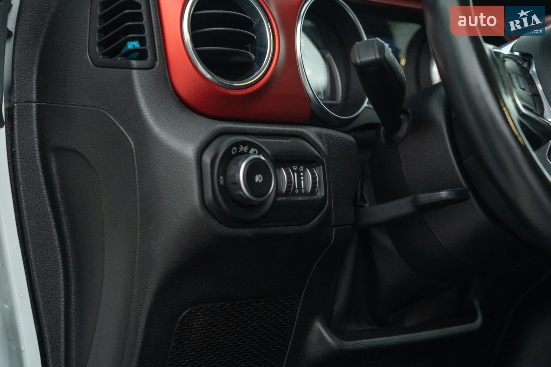 2020 Jeep Wrangler - мініатюра 27