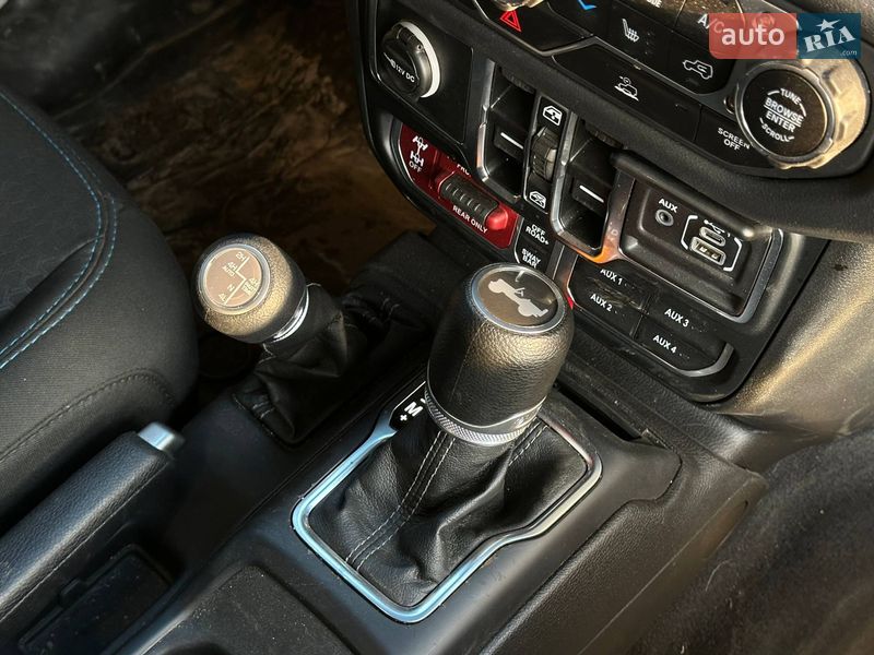 Внедорожник / Кроссовер Jeep Wrangler 2024 в Ужгороде