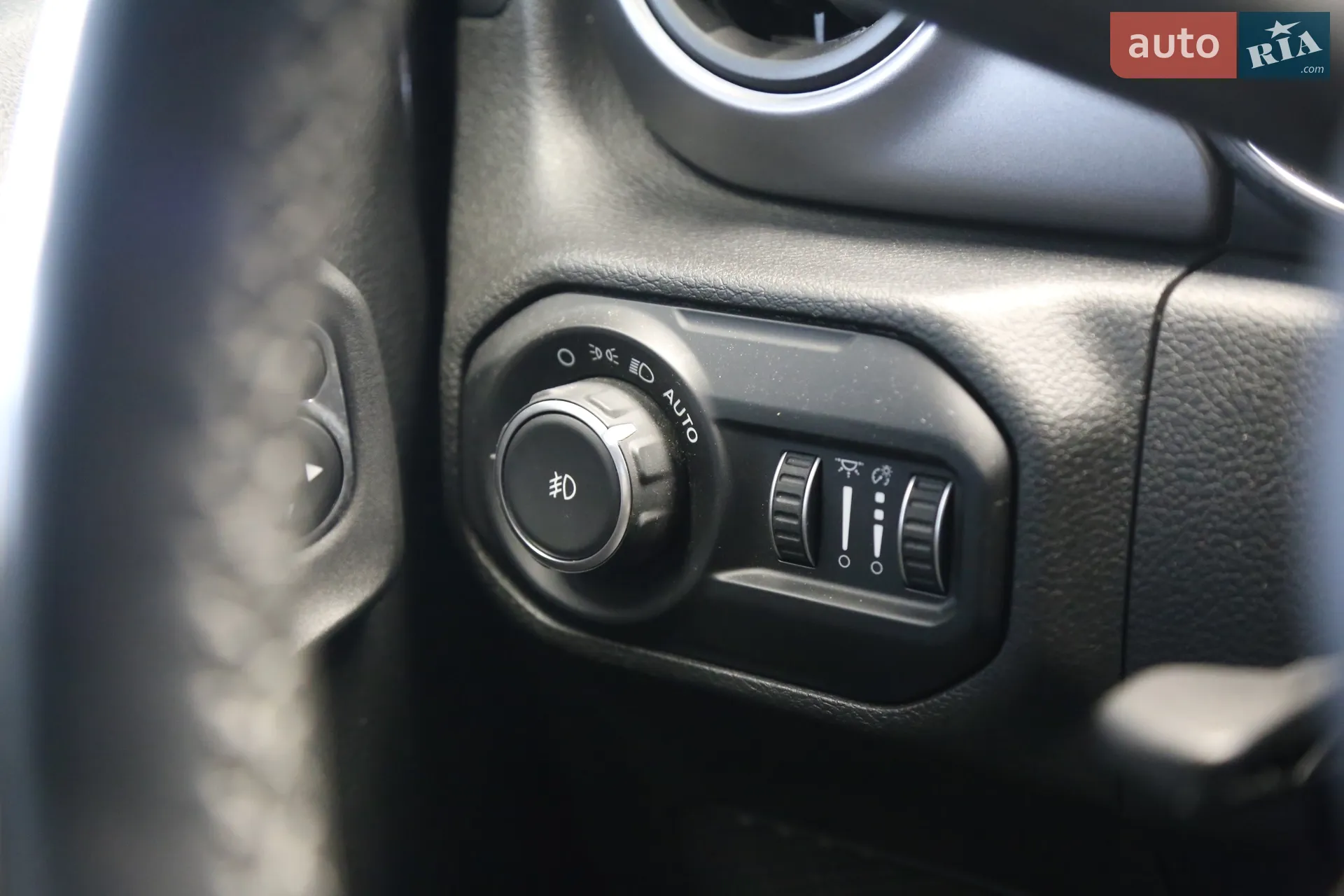 2021 Jeep Wrangler - мініатюра 25