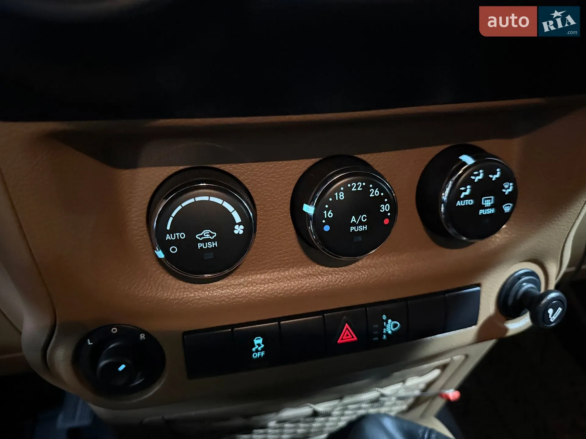 2011 Jeep Wrangler - мініатюра 37