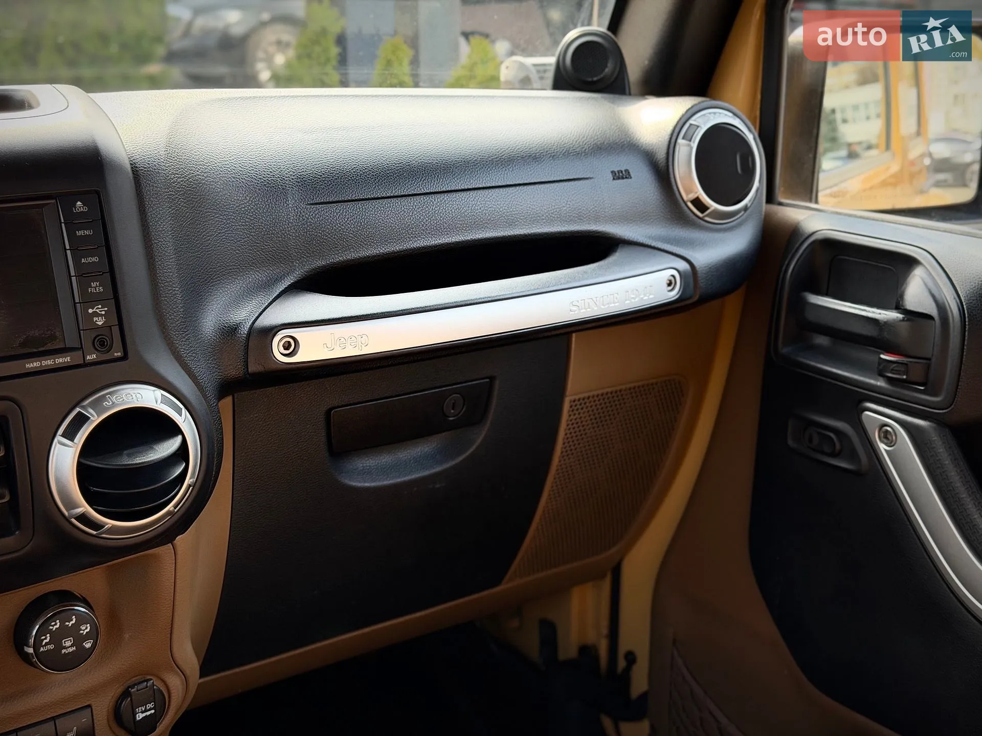 2013 Jeep Wrangler - мініатюра 49