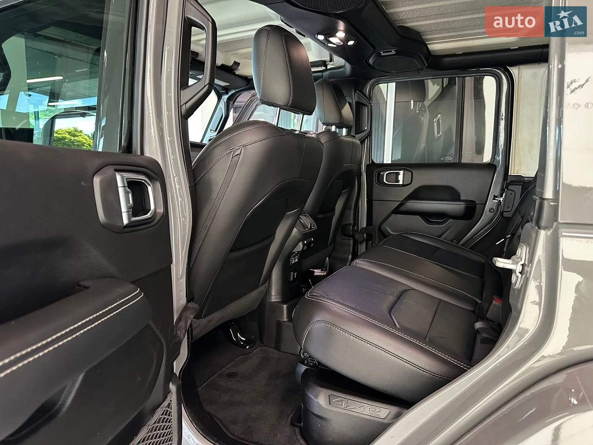 2022 Jeep Wrangler - мініатюра 29