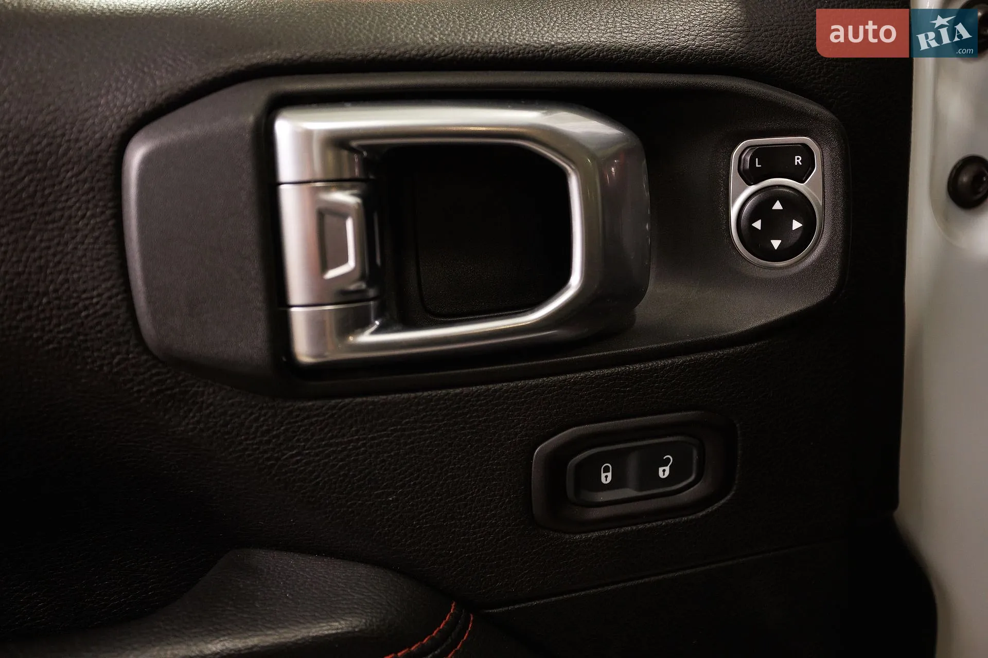 2020 Jeep Wrangler - мініатюра 22
