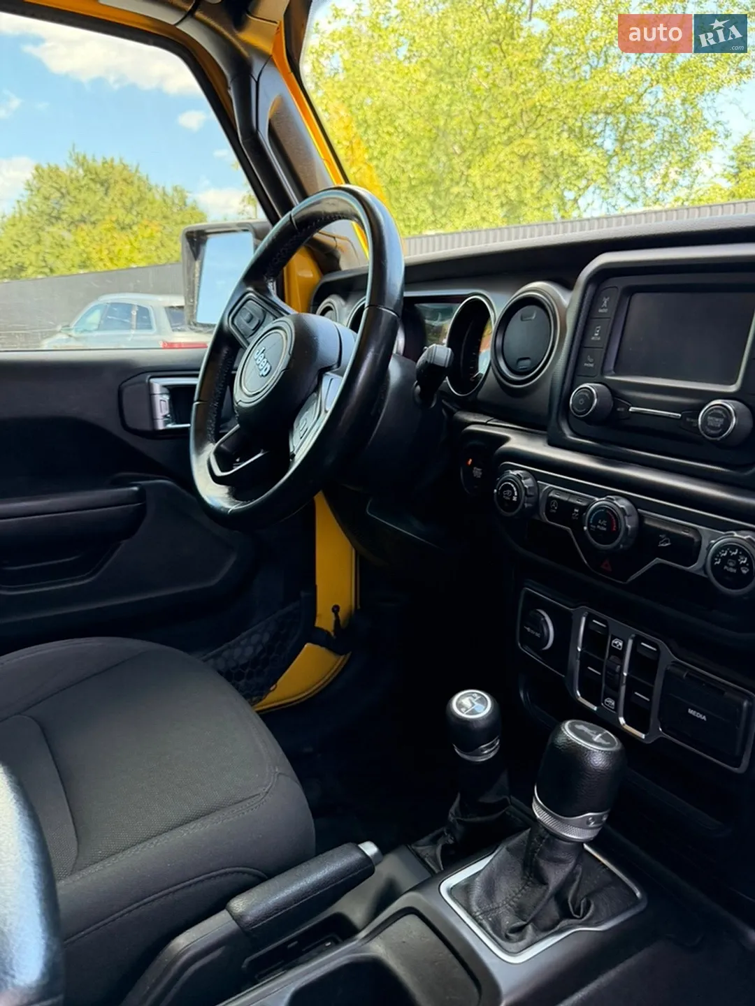 2020 Jeep Wrangler - мініатюра 29