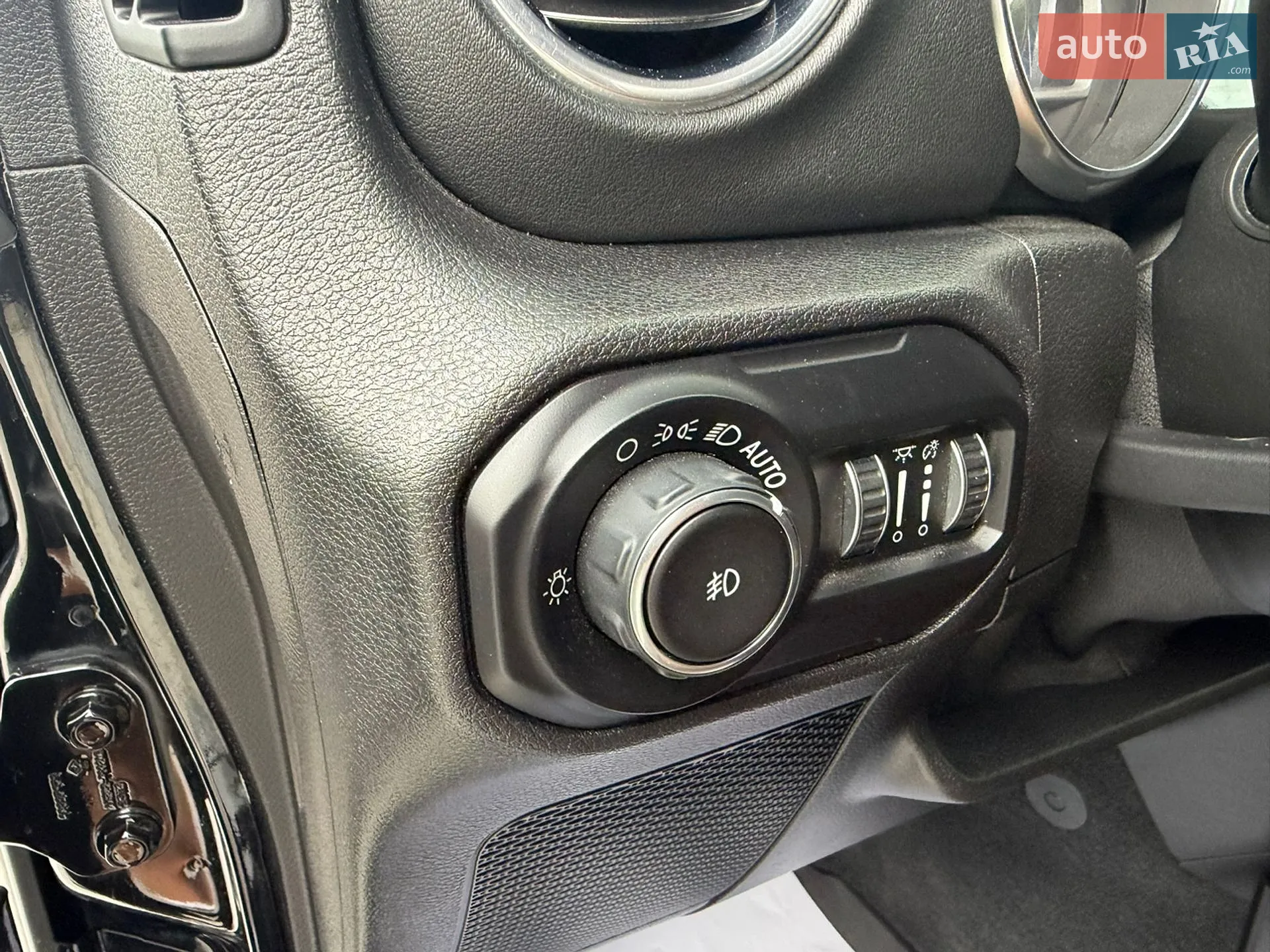 2020 Jeep Wrangler - мініатюра 32