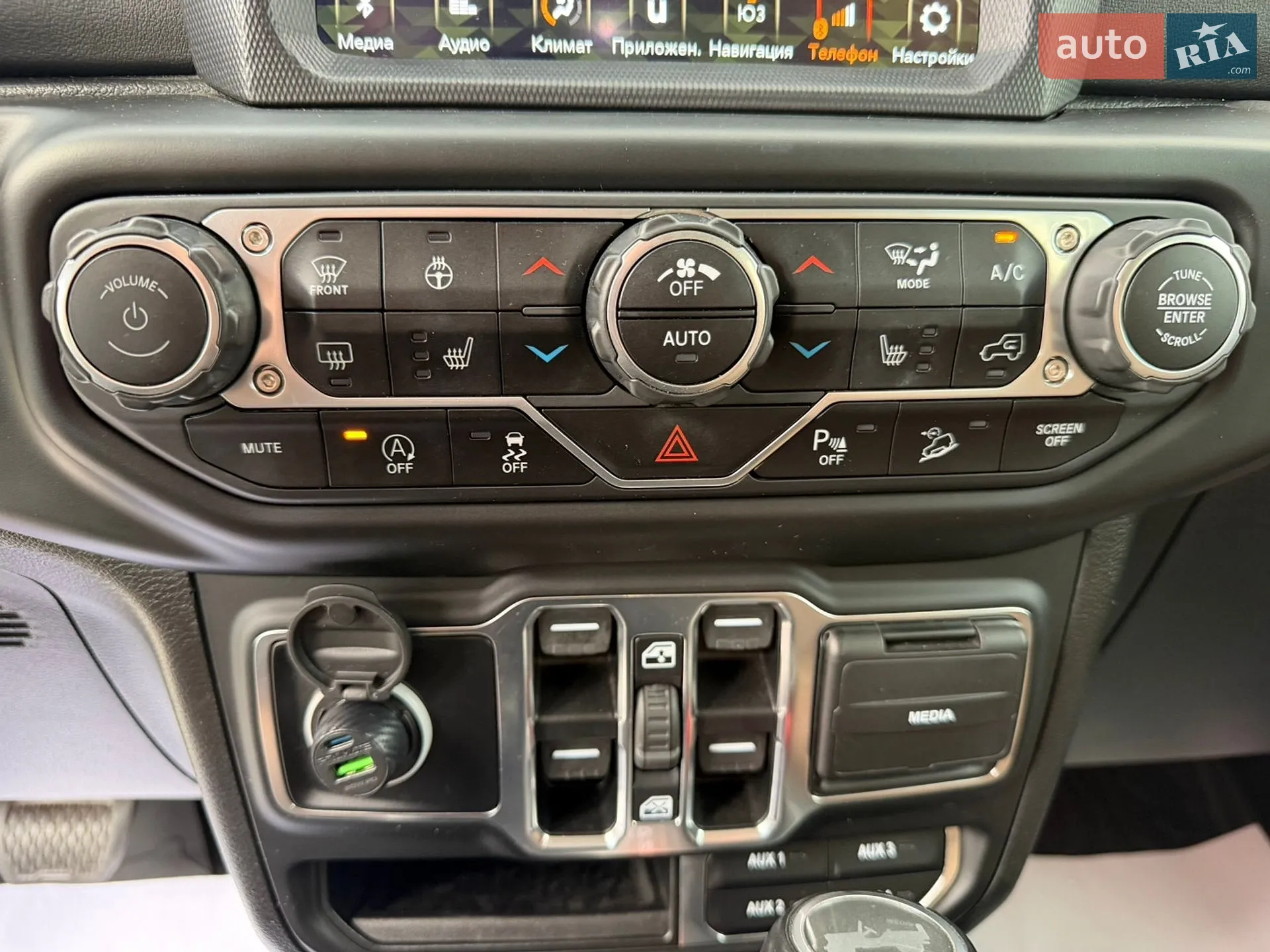 2020 Jeep Wrangler - мініатюра 35