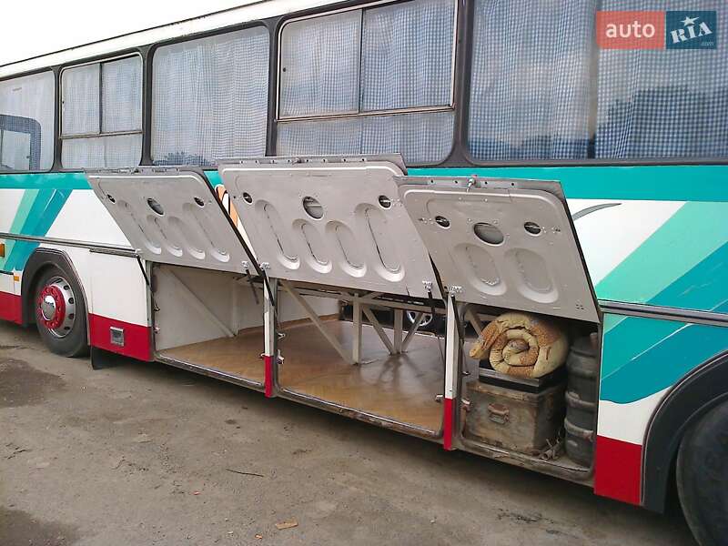 Туристический / Междугородний автобус Jelcz PR110 1988 в Чорткове