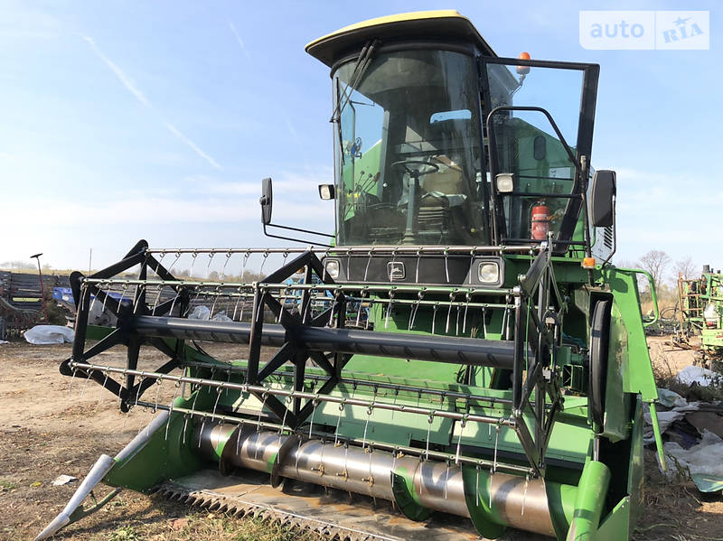 John Deere 1052