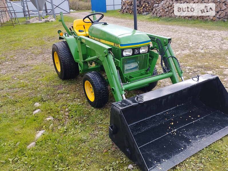 John Deere 670