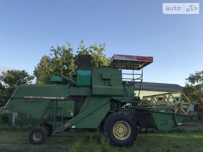 John Deere 935