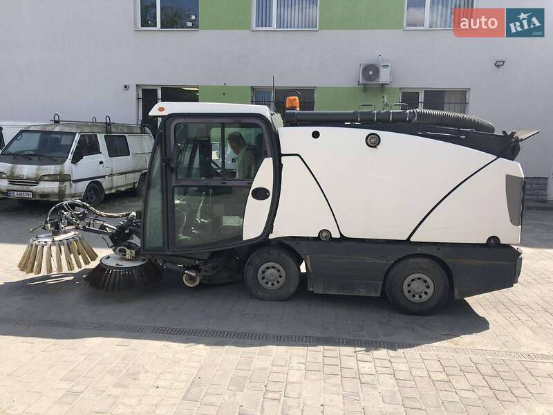 Уборочная машина Johnston Sweepers 142A101T 2011 в Львове
