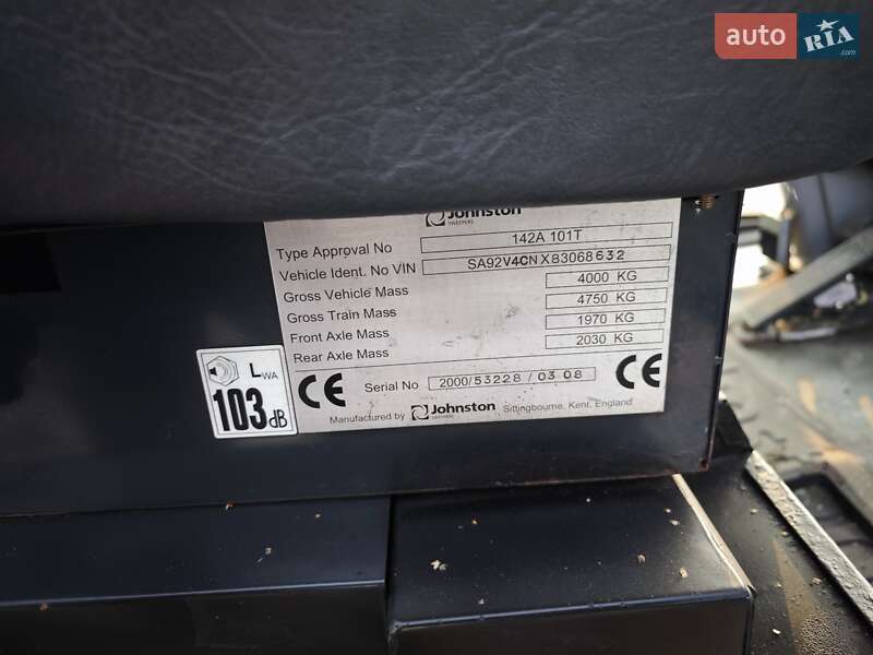 Уборочная машина Johnston Sweepers 142A101T 2010 в Ровно