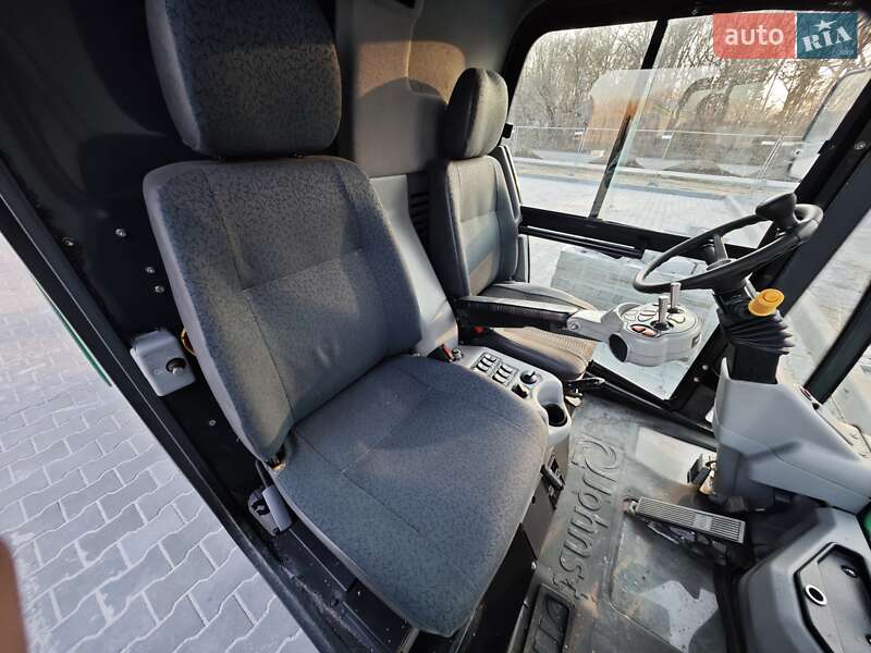 Уборочная машина Johnston Sweepers 142A101T 2010 в Ровно