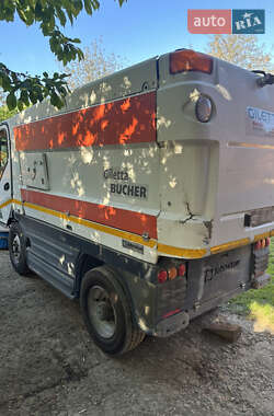 Прибиральна машина Johnston Sweepers Compact 2011 в 