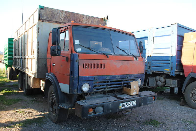 Зерновоз КамАЗ 53212 2000 в Волновахе
