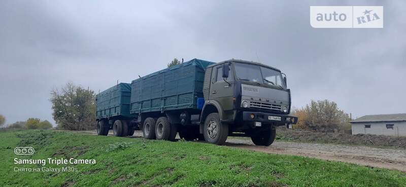 Зерновоз КамАЗ 53212 1989 в Горішніх Плавнях