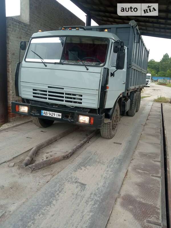 Самосвал КамАЗ 53215 2004 в Тростянце
