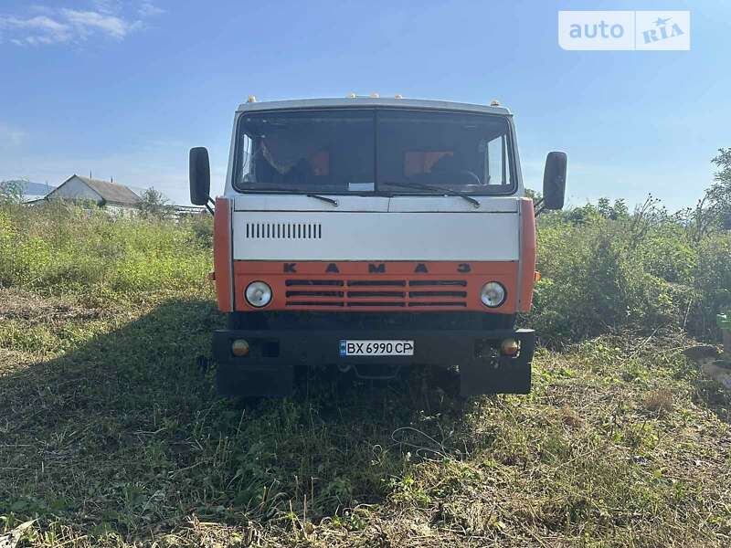 Самосвал КамАЗ 5511 1992 в Иршаве