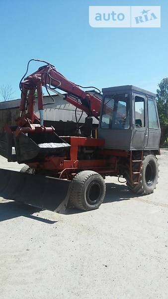 Экскаватор погрузчик Карпатец ПЭА-1.0 1995 в Ивано-Франковске