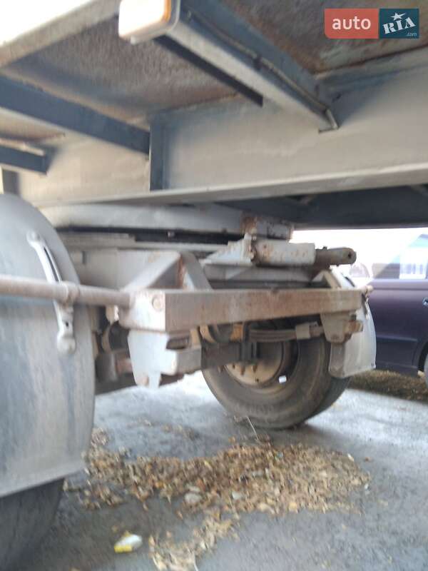 Бортовой полуприцеп Kassbohrer D 1976 в Одессе