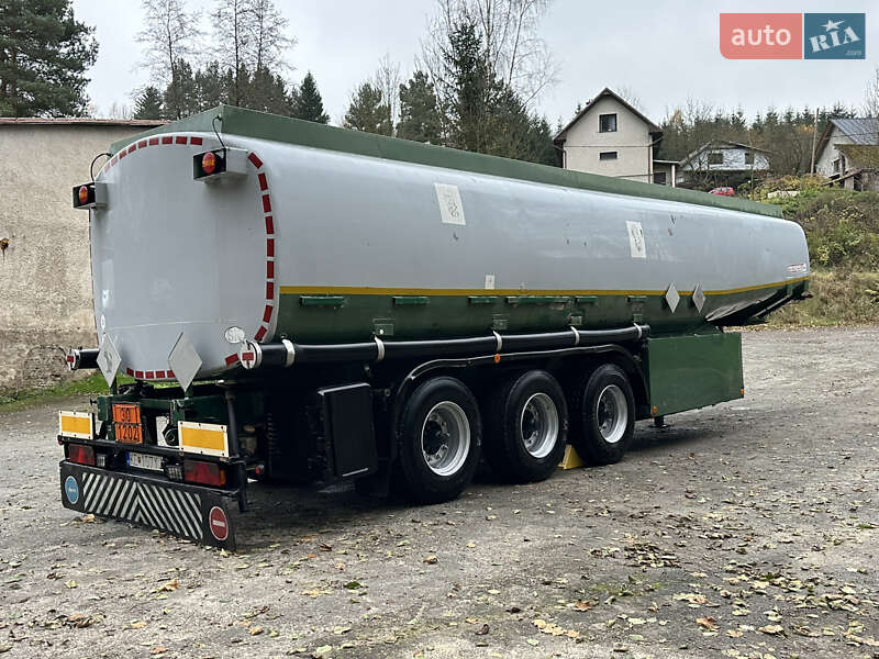 Цистерна полуприцеп Kassbohrer STB 1996 в Хусте фото 4 Цистерна полуприцеп Kassbohrer STB 1996 в Хусте