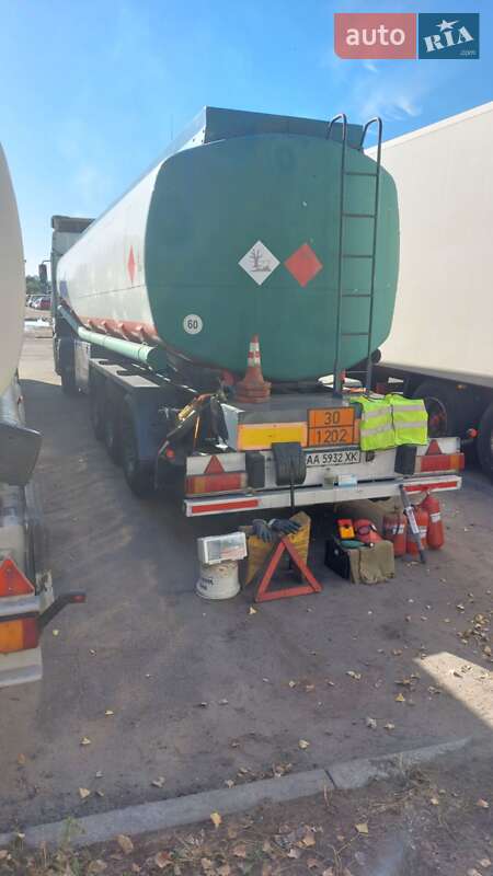 Цистерна полуприцеп Kassbohrer TS 1985 в Киеве