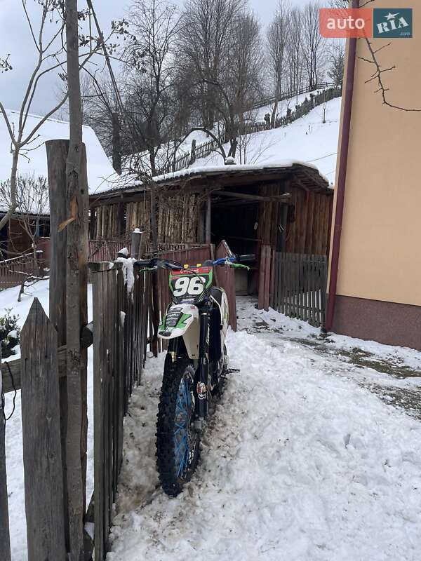 Мотоцикл Кросс Kawasaki 250 2012 в Рахові