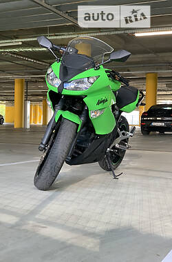 Спортбайк Kawasaki 400 2012 в Киеве