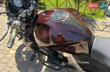 Спортбайк Kawasaki 750 2006 в 