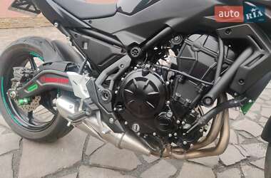 Мотоцикл Без обтекателей (Naked bike) Kawasaki ER 650 2020 в 