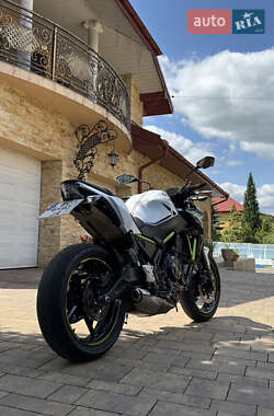 Мотоцикл Без обтекателей (Naked bike) Kawasaki ER 650 2020 в 