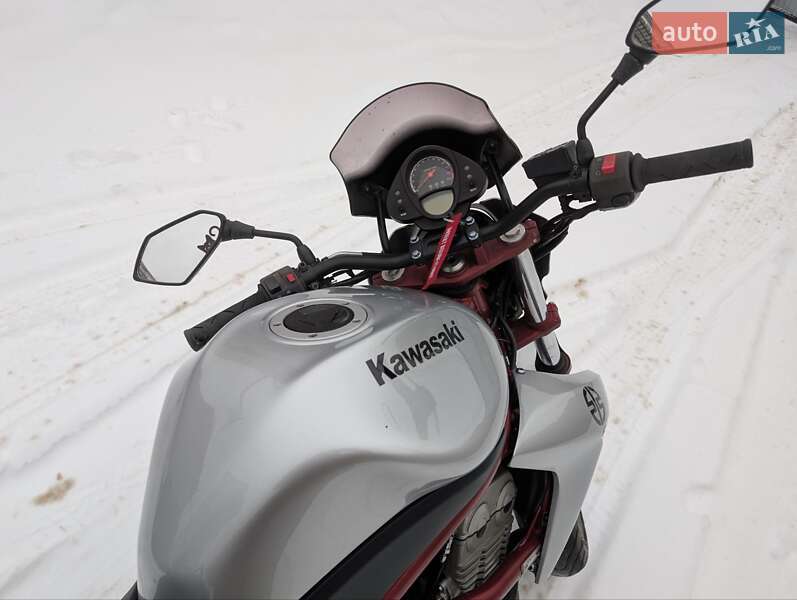 Мотоцикл Без обтекателей (Naked bike) Kawasaki ER-6N 2006 в Петропавловской Борщаговке фото 8 Мотоцикл Без обтекателей (Naked bike) Kawasaki ER-6N 2006 в Петропавловской Борщаговке