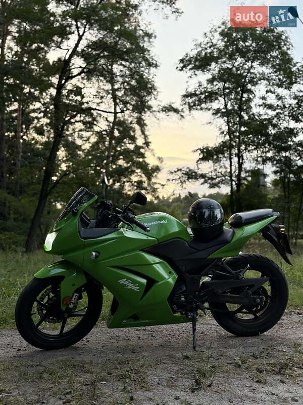 Спортбайк Kawasaki EX 250 2009 в 