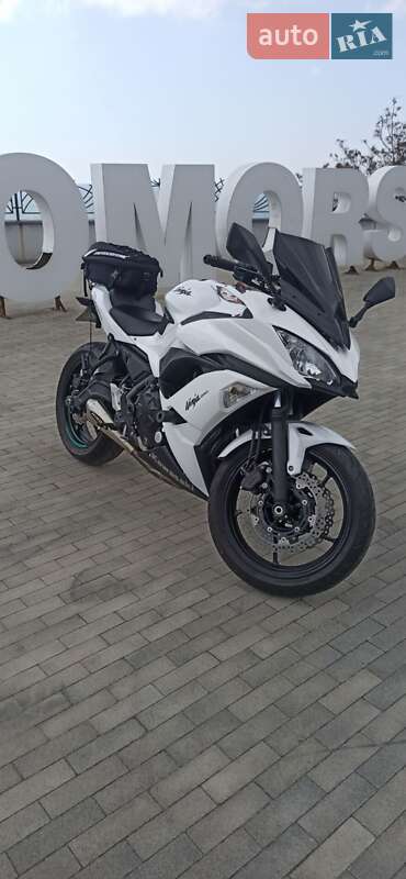 Мотоцикл Спорт-туризм Kawasaki EX 650 2018 в 