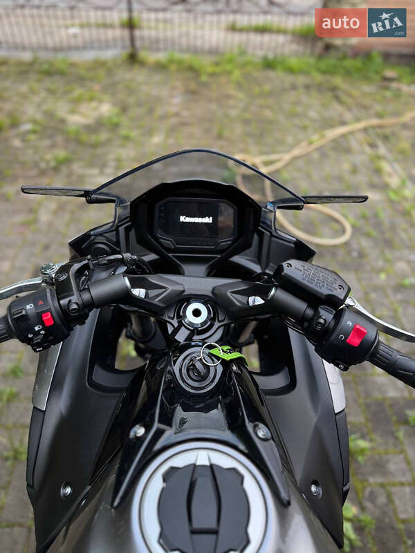 Спортбайк Kawasaki EX 650 2021 в Чернівцях