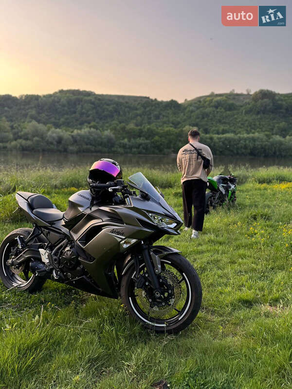 Спортбайк Kawasaki EX 650 2021 в Чернівцях
