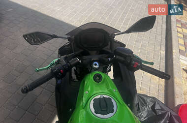 Спортбайк Kawasaki EX 650 2022 в 
