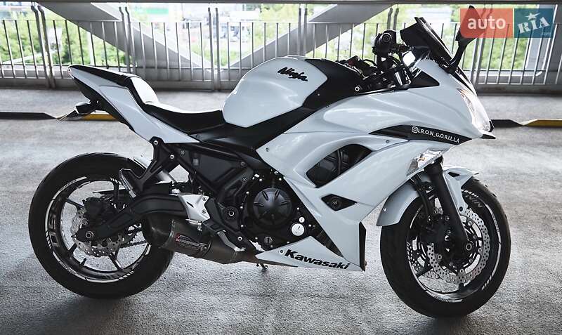 Спортбайк Kawasaki EX 650 2016 в 