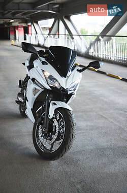 Спортбайк Kawasaki EX 650 2016 в 