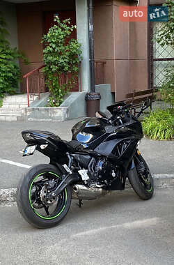 Спортбайк Kawasaki EX 650 2018 в 