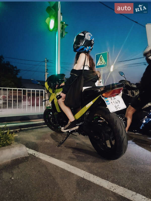 Спортбайк Kawasaki GPX 1995 в Вишневому