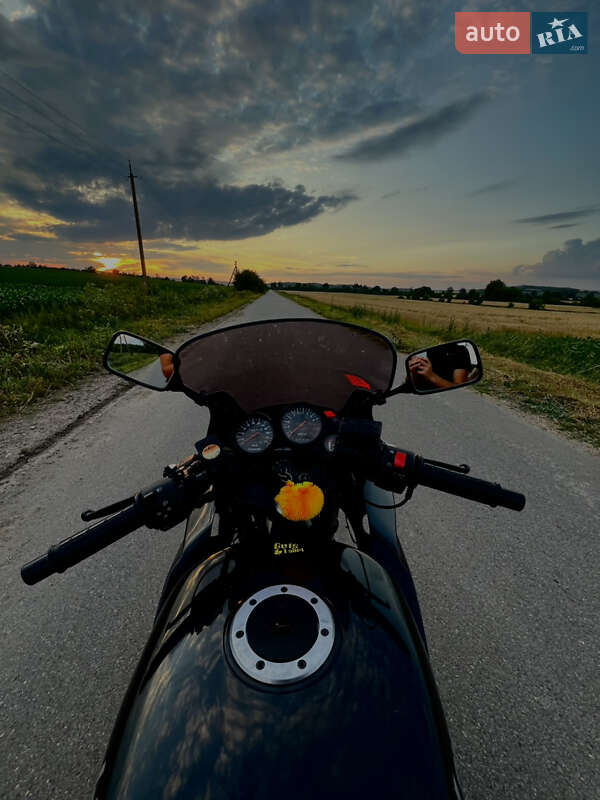 Спортбайк Kawasaki GPZ 2001 в Хоросткове