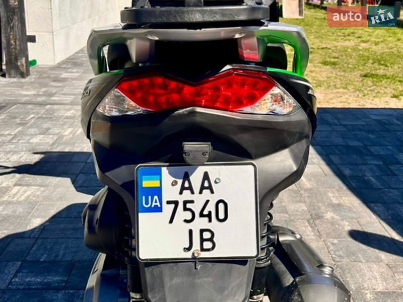 Макси-скутер Kawasaki J 300 2014 в Киеве