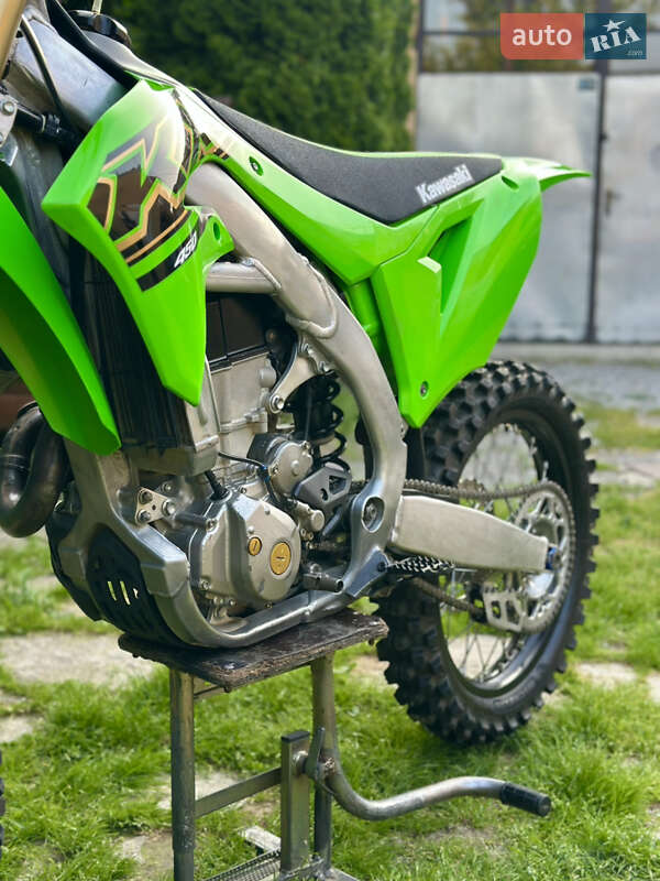 Мотоцикл Кросс Kawasaki KX 450F 2023 в Ужгороде