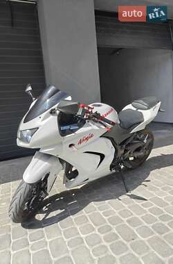 Спортбайк Kawasaki Ninja 250 2011 в 