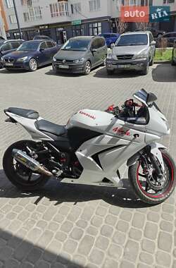 Спортбайк Kawasaki Ninja 250 2011 в 
