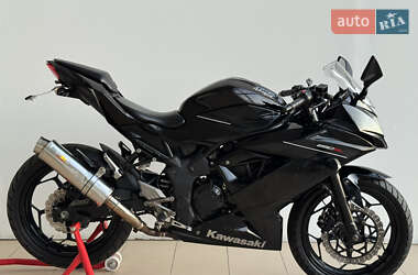 Спортбайк Kawasaki Ninja 250 2016 в 
