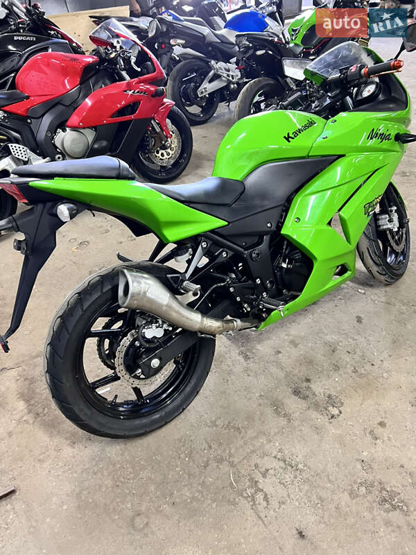 Мотоцикл Спорт-туризм Kawasaki Ninja 250 2009 в Житомирі фото 3 Мотоцикл Спорт-туризм Kawasaki Ninja 250 2009 в Житомирі